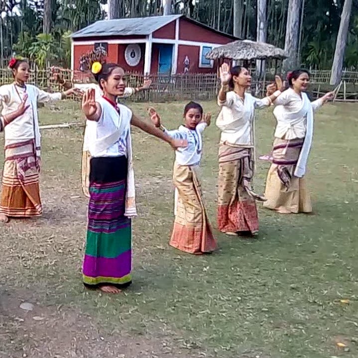 samannay kshetra performing taiahom dance